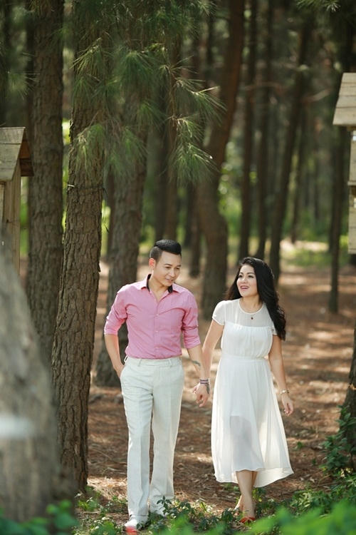 Anh Thơ nhận lời song ca với Linh Nguyễn vì ngoài tình bạn thân thiết, cô còn thích giọng hát rất tình và