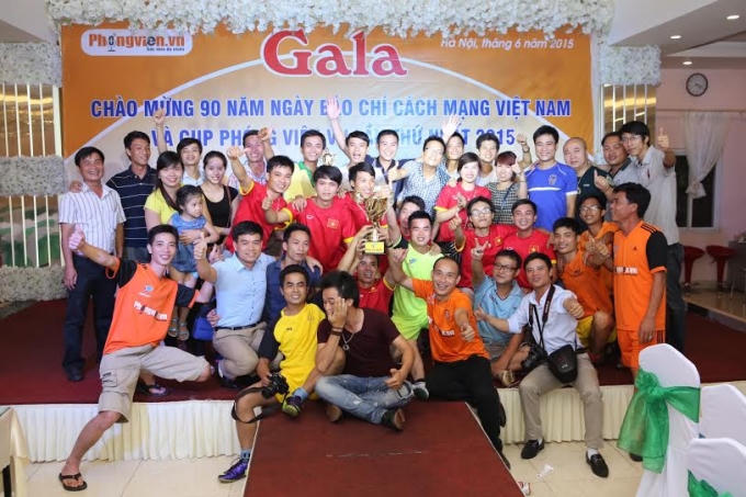 FC Phóng viên vô địch cup Bóng đá phóng viên Việt Nam lần thứ 1 tại Hà Nội.