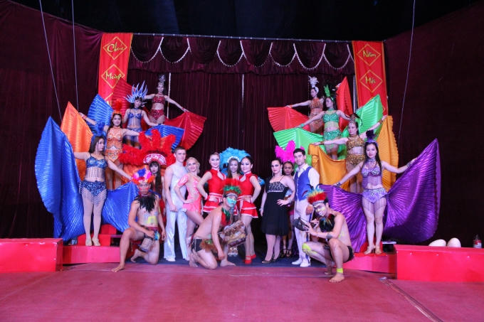 Các nghệ sĩ tham gia Gala xiếc quốc tế lần thứ nhất tại sân khấu Lan Anh.