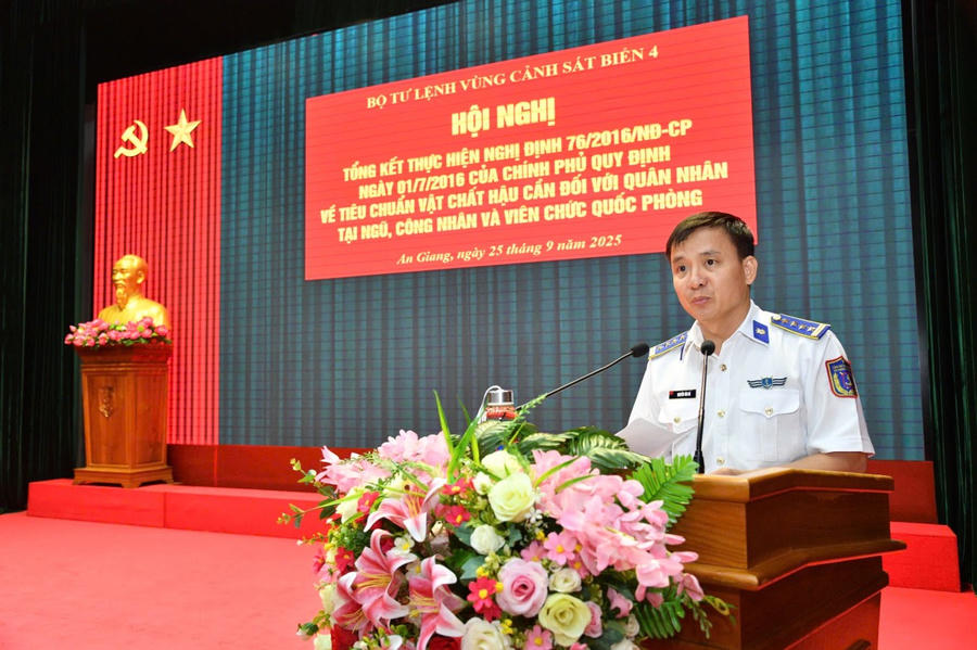 Đại tá Nguyễn Văn Hà - Phó Chủ nhiệm Hậu cần - Kỹ thuật, Cảnh sát biển Việt Nam phát biểu chỉ đạo Hội nghị