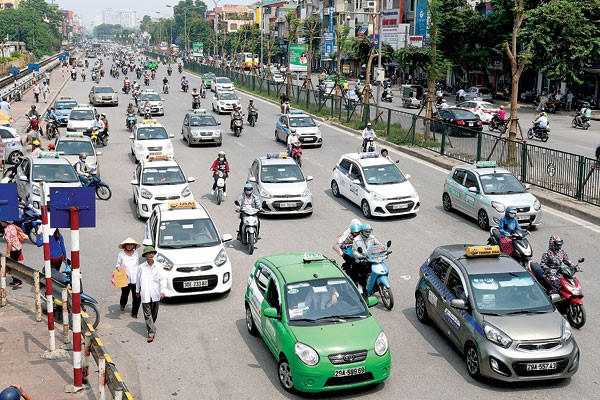 Nguy cơ hàng nghìn xe taxi tại Hà Nội phải ngừng hoạt động. Ảnh Intểnt