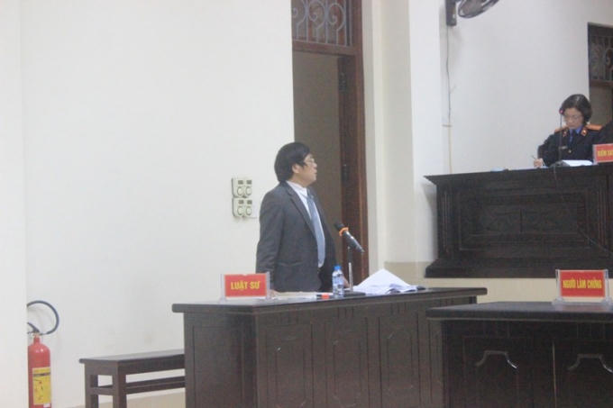 Phiên tòa trở nên "nóng" hơn với màn tranh luận giữa luật sư với vị đại diện Viện Kiểm sát.