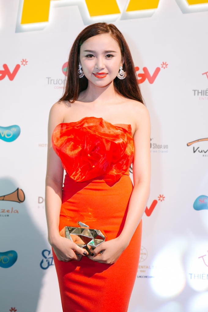 Hotgirl của miền cát trắng Bình Thuận là gương mặt quen thuộc của các tạp chí tuổi teen.