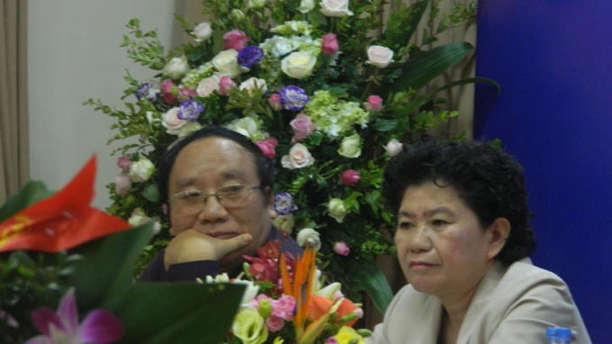 Nhà thơ Trần Đăng Khoa – Phó chủ tịch Hội Nhà văn Việt Nam và bà bà Hoàng Thị Hoa – Phó chủ nhiệm, Ủy ban Văn hóa, Giáo dục, Thanh niên, Thiếu niên và Nhi đồng của Quốc hội đến chung vui với nhà văn, nhà viết kịch Thanh Hương tại Tọa đàm  “Nhà Văn, nhà viết kịch Thanh Hương - Cuộc đời và sự nghiệp”