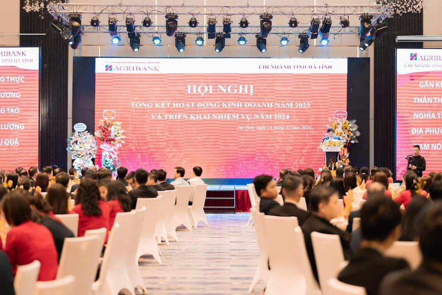 Agribank Chi nhánh tỉnh Hà Tĩnh tổ chức hội nghị tổng kết hoạt động kinh doanh năm 2023 và triển khai nhiệm vụ năm 2024.