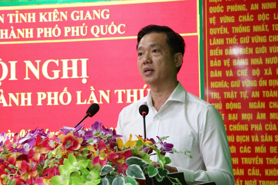 Ông Trần Minh Khoa, Chủ tịch UBND thành phố Phú Quốc phát biểu tại Hội nghị.