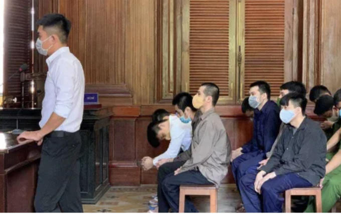 483F2E00-8BB7-4D7C-BDA6-A77D4E969584.