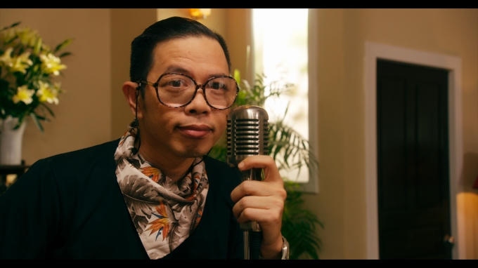 “Soái ca” Thái Hòa “cua gái” bằng... bánh tráng nướng và tình ca
