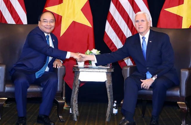 Thủ tướng Nguyễn Xuân Phúc gặp Phó Tổng thống Mỹ Mike Pence
