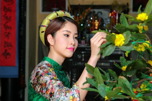 Nam Em xinh tươi chào đón Tết sang