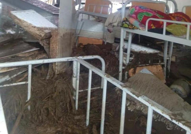 Nhiều tài sản bị vùi lấp hư hỏng