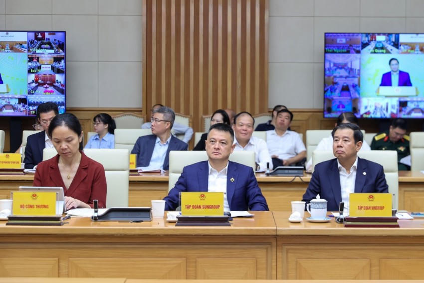 Đại biểu tham dự cuộc họp.