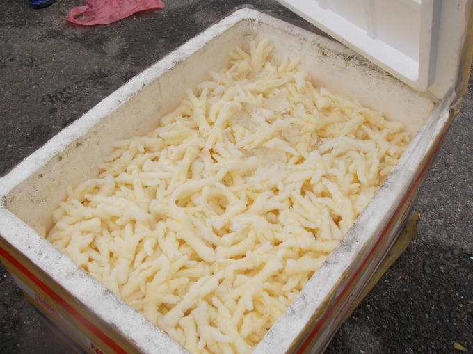 Số chân gà không rõ nguồn gốc.