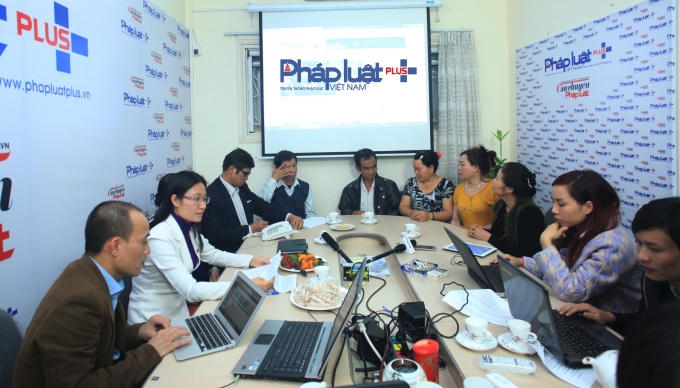 Quang cảnh buổi trực tuyến cùng hai người tù lịch sử tại tòa soạn PhapluatPlus