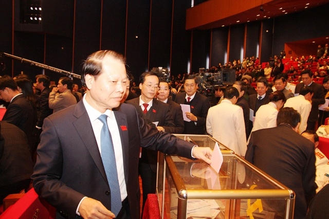 Đang công bố danh sách Ban Chấp hành Trung ương Đảng khóa XII