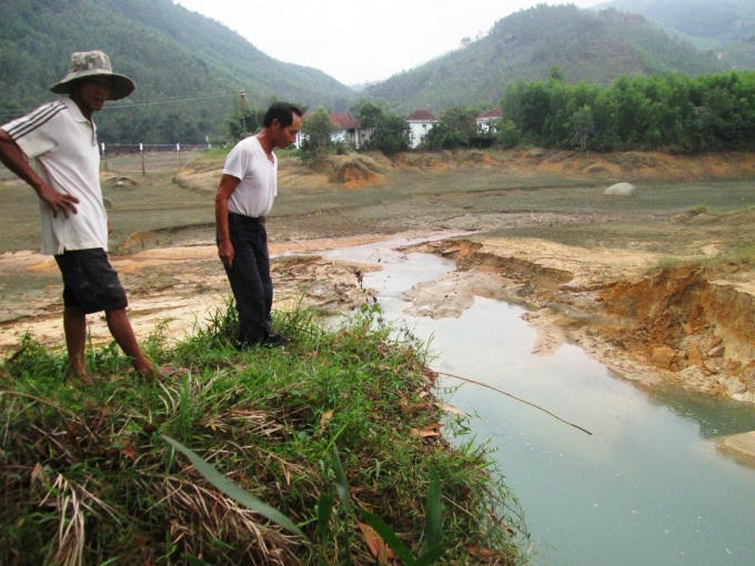 Người dân địa phương lo thiếu hụt nước tưới hoa màu