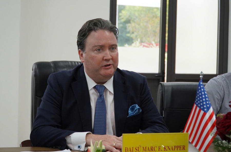 Đại sứ đặc mệnh toàn quyền Hợp chúng quốc Hoa Kỳ tại Việt Nam Marc E. Knapper phát biểu.