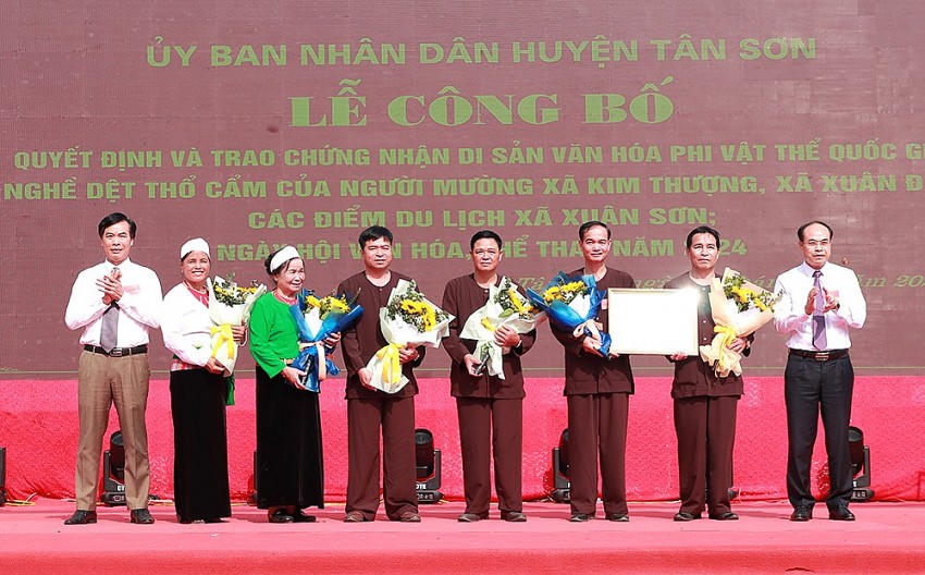 Nghề dệt thổ cẩm người Mường xã Xuân Đài, Kim Thượng huyện Tân Sơn được đưa vào Danh mục di sản phi vật thể cấp quốc gia