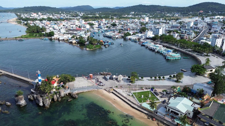 Quang cảnh Phú Quốc nhìn từ trên cao