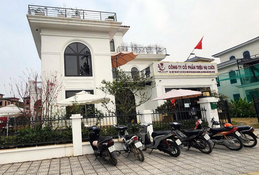 Trụ sở Công ty cổ phần Triệu nụ cười của Hồ Quốc Thân ở xã An Khánh, huyện Hoài Đức, Hà Nội