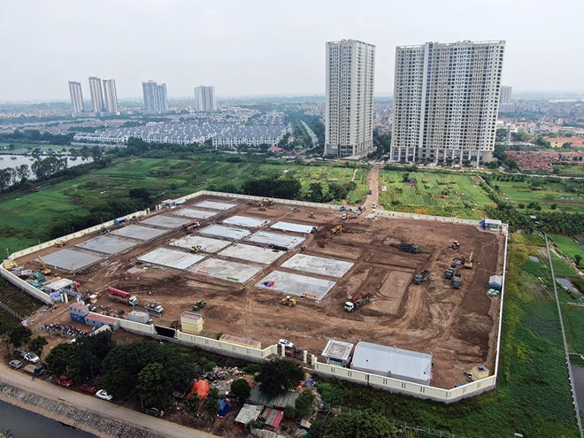 Bệnh viện dã chiến tại phường Yên Sở, Hoàng Mai nằm biệt lập với khu dân cư (Ảnh: Báo Công an Nhân dân)