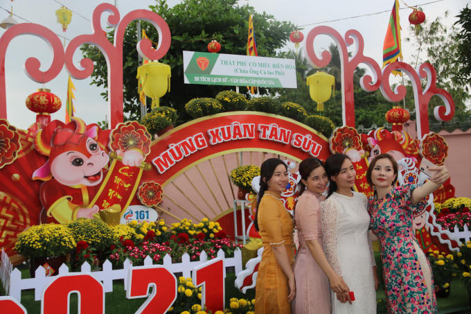 Không chỉ là một cơ sở tín ngưỡng, Chùa Ông còn là nơi du xuân, thu hút du khách gần xa