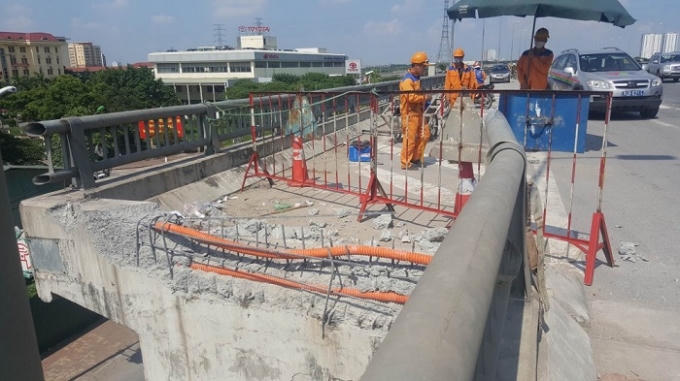 Điểm hẫng - nơi xảy ra vụ tai nạn hy hữu khiến lái xe tử vong tại chỗ.