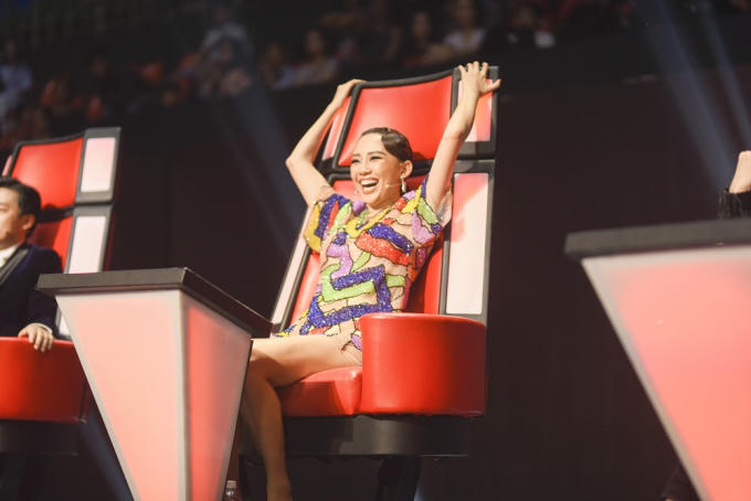 The Voice 2018: Cô gái triệu view - Trần Ngọc Ánh khiến khán giả say đắm với