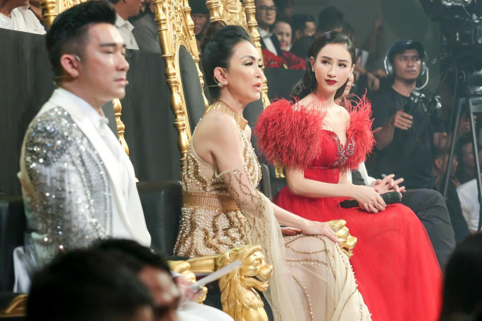 Hà Thu hóa nữ hoàng lửa dẫn dắt chung kết Duyên dáng Bolero 2018