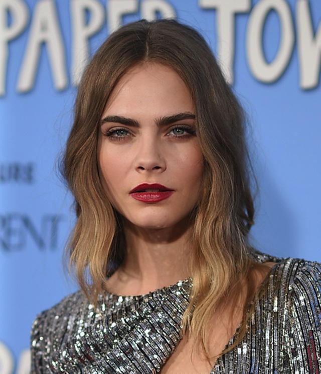 Ngay từ khi mới 10 tuổi, Cara DeLevigne đã bắt đầu sự nghiệp người mẫu nổi bật của mình. Đặc biệt, cô nàng còn từng được vinh danh là “Người mẫu của năm” hai lần vào năm 2012 và 2014. Hiện tại, Cara DeLevigne đã có 44 triệu người theo dõi trên mạng xã hội Instagram.