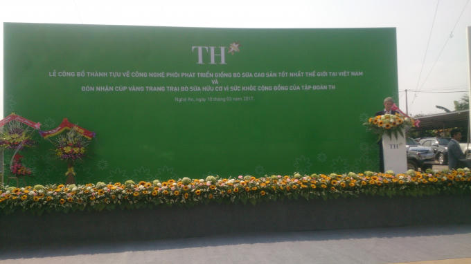 Lễ công bố thành tựu về công nghệ phôi phát triển giống bò sữa cao sản tốt nhất thế giới tại Việt Nam.