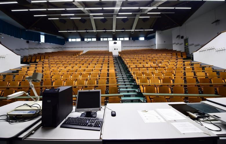 Một giảng đường trống ở Đại học Palazzo Nuovo của Torino sau khi chính phủ quyết định đóng cửa rạp chiếu phim, trường học và kêu gọi mọi người làm việc tại nhà ở Torino, ngày 5 tháng 3.