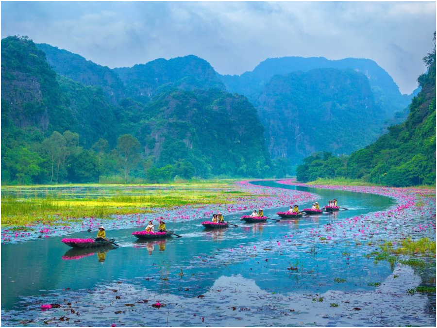 Du lịch Ninh Bình ước đón 902.607 lượt khách trong tháng 11 năm 2025