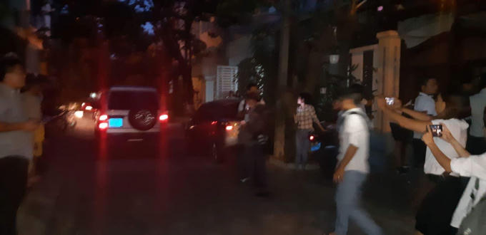 Vào ngày 9/2/2018, ông Đào Tấn Cường (anh trai ông Bằng) vừa bị TAND TP Đà Nẵng tuyên phạt 18 tháng tù vì nhắn tin đe dọa Chủ tịch UBND TP Đà Nẵng Huỳnh Đức Thơ và Phó Chánh văn phòng UBND TP Trần Phước Sơn.