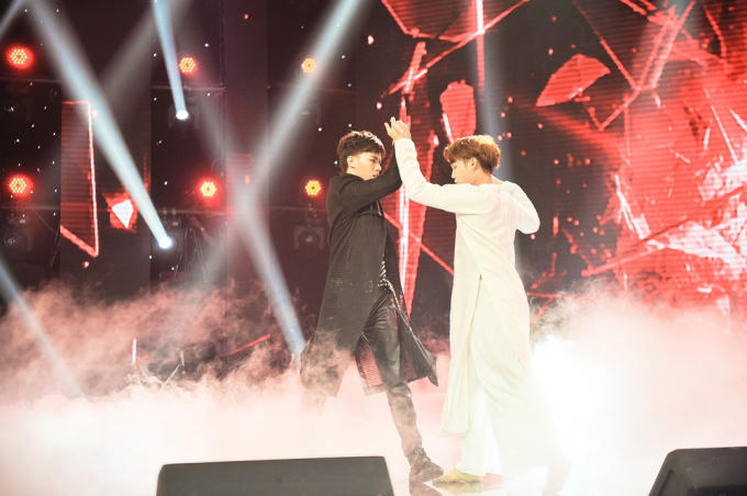 The Voice 2018: Cô gái triệu view - Trần Ngọc Ánh khiến khán giả say đắm với