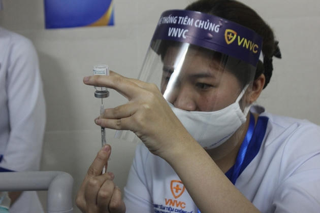 tiem-vac-xin-covid-19-15