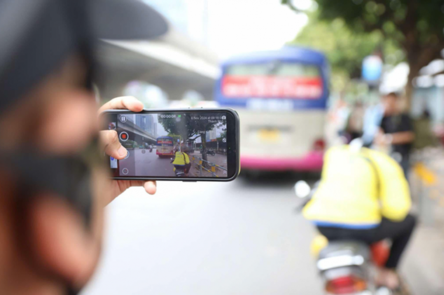 Công an TP Hà Nội chính thức tích hợp Trang Zalo OA “Phòng Cảnh sát giao thông Hà Nội” với Ứng dụng Công dân Thủ đô số (iHanoi) - Ảnh: soha.vn
