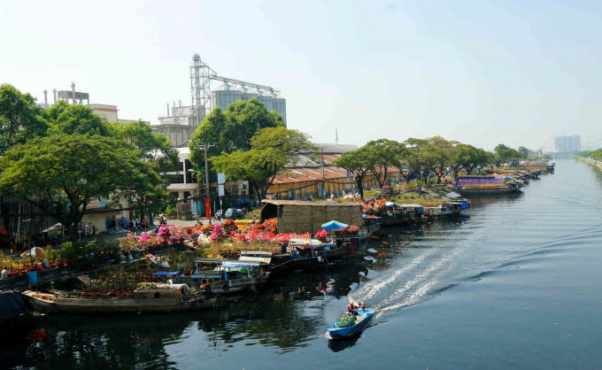 Hình ảnh đẹp mỗi dịp tết về nơi bến Bình Đông.