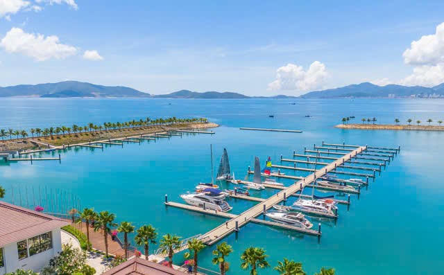 Việt Nam có bến du thuyền quốc tế đầu tiên ở Nha Trang.