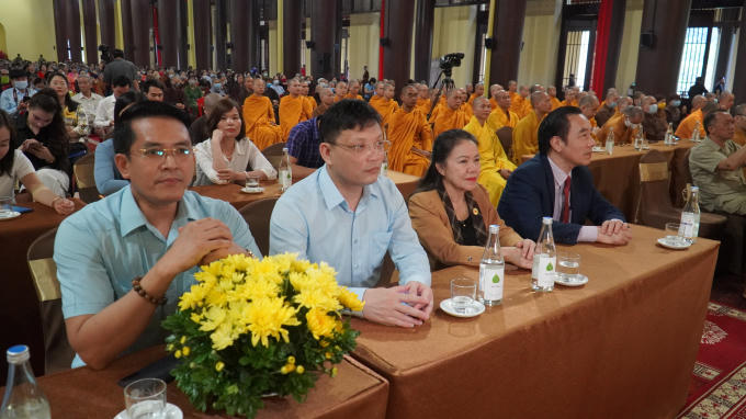Đại biểu tham dự buổi lễ