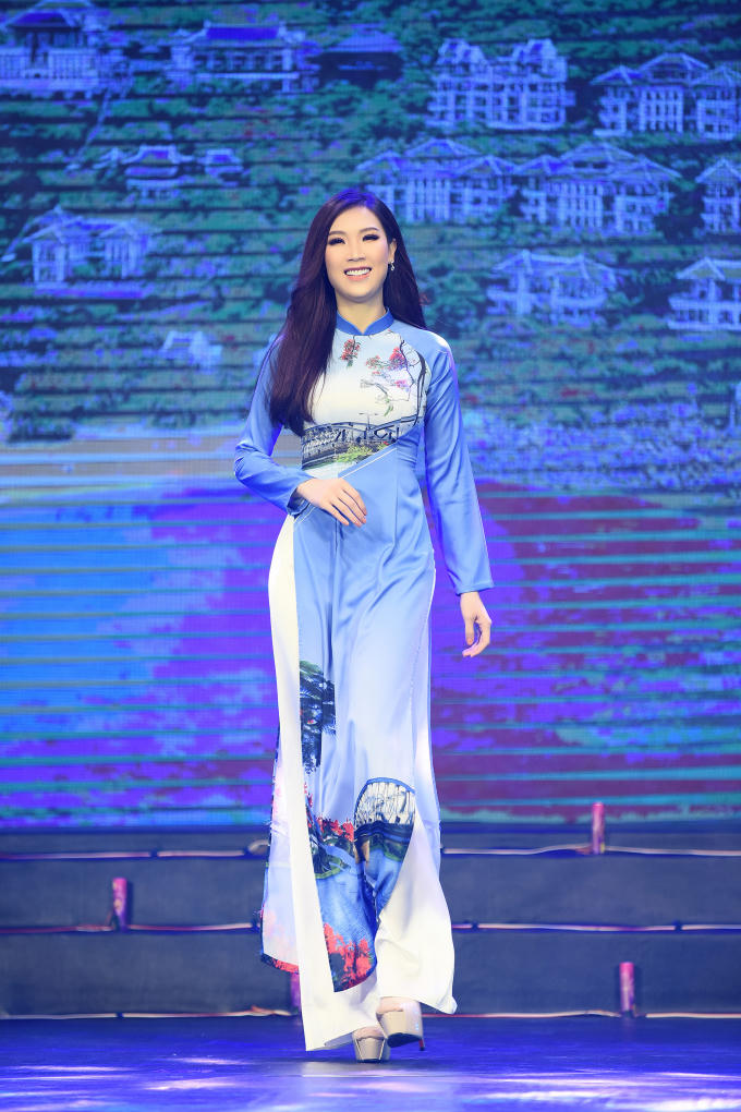HH Áo dài Phí Thùy Linh.
