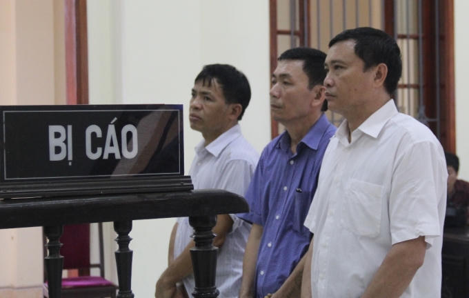 "Vòi" 20 triệu đồng tiền "bồi dưỡng" ba cán bộ Hạt kiểm lâm huyện Diễn Châu phải hầu tòa.