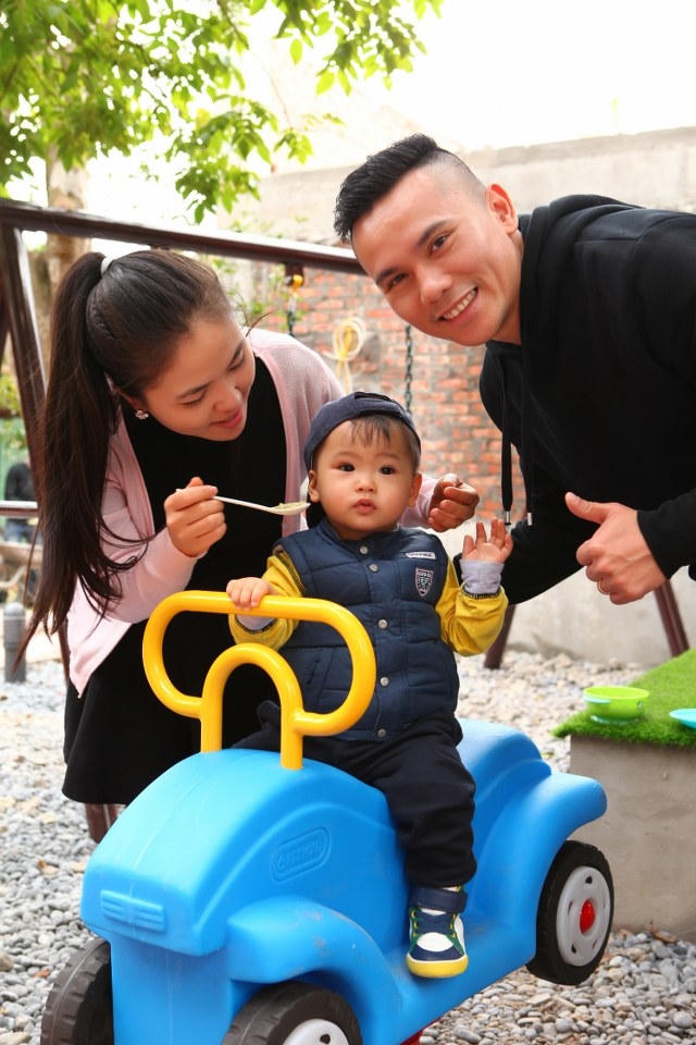 Gia đình nhạc sĩ Tú Dưa Hấu. Ảnh: Dân Hùng