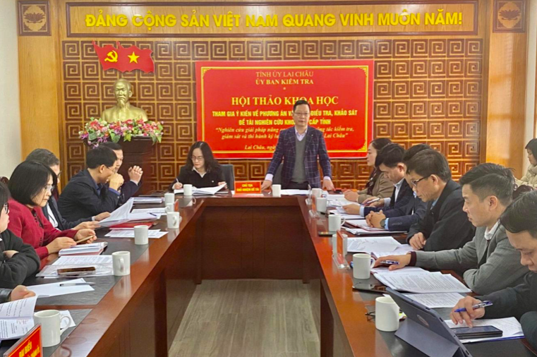 Buổi Hội thảo Đề tài nghiên cứu khoa học cấp tỉnh về công tác kiểm tra, giám sát, thi hành kỷ luật Đảng của Ủy ban Kiểm tra Tỉnh ủy Lai Châu. Ảnh: Hùng Dũng