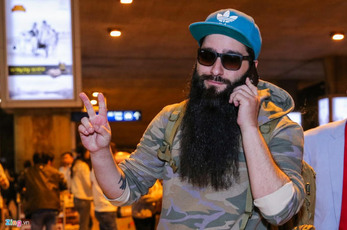 Đạo diễn cho biết anh đã khảo sát nhiều nơi ở châu Á.