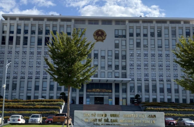 Vụ phiên dịch viên bị tố chiếm đoạt tài sản tại Sơn La: Tiếp tục khiếu nại lên cơ quan cấp trên!