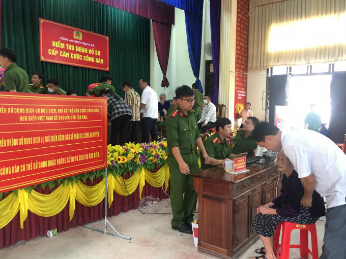 Tận tình, chu đáo với mọi người dân...