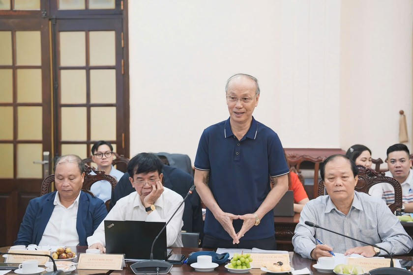 GS Trần Ngọc Đường - Chủ nhiệm Hội đồng Tư vấn dân chủ và pháp luật (Uỷ ban Trung ương MTTQ Việt Nam), nguyên Phó chủ nhiệm văn phòng Quốc hội nêu những ý kiến tâm huyết.