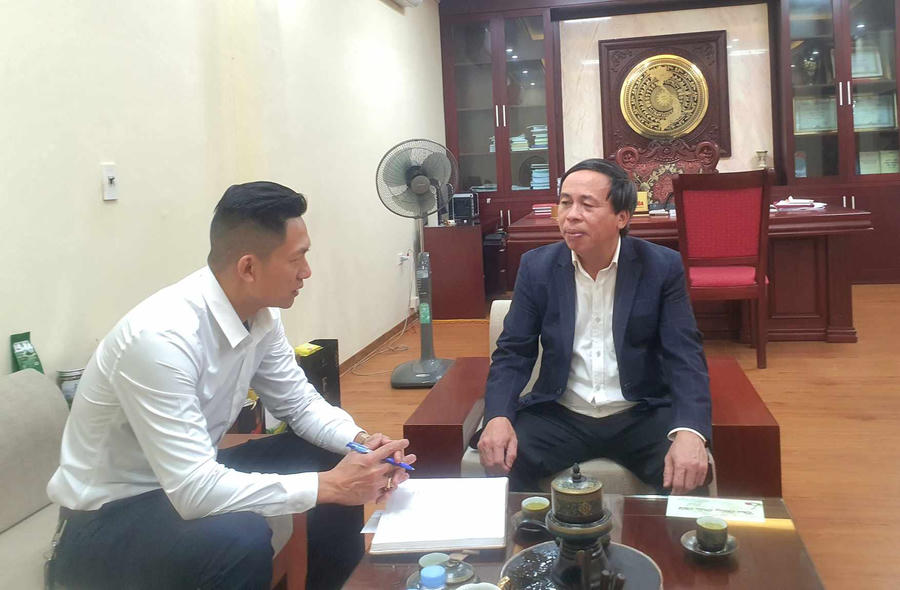 Giám đốc Sở Công thương Nghệ An Phạm Văn Hóa trả lời phỏng vấn phóng viên báo Pháp luật Việt Nam.