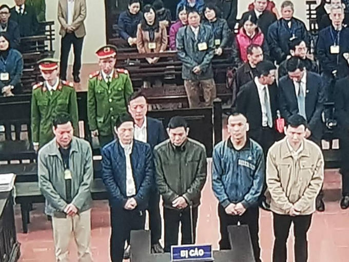 Các bị cáo trong phiên xét xử.